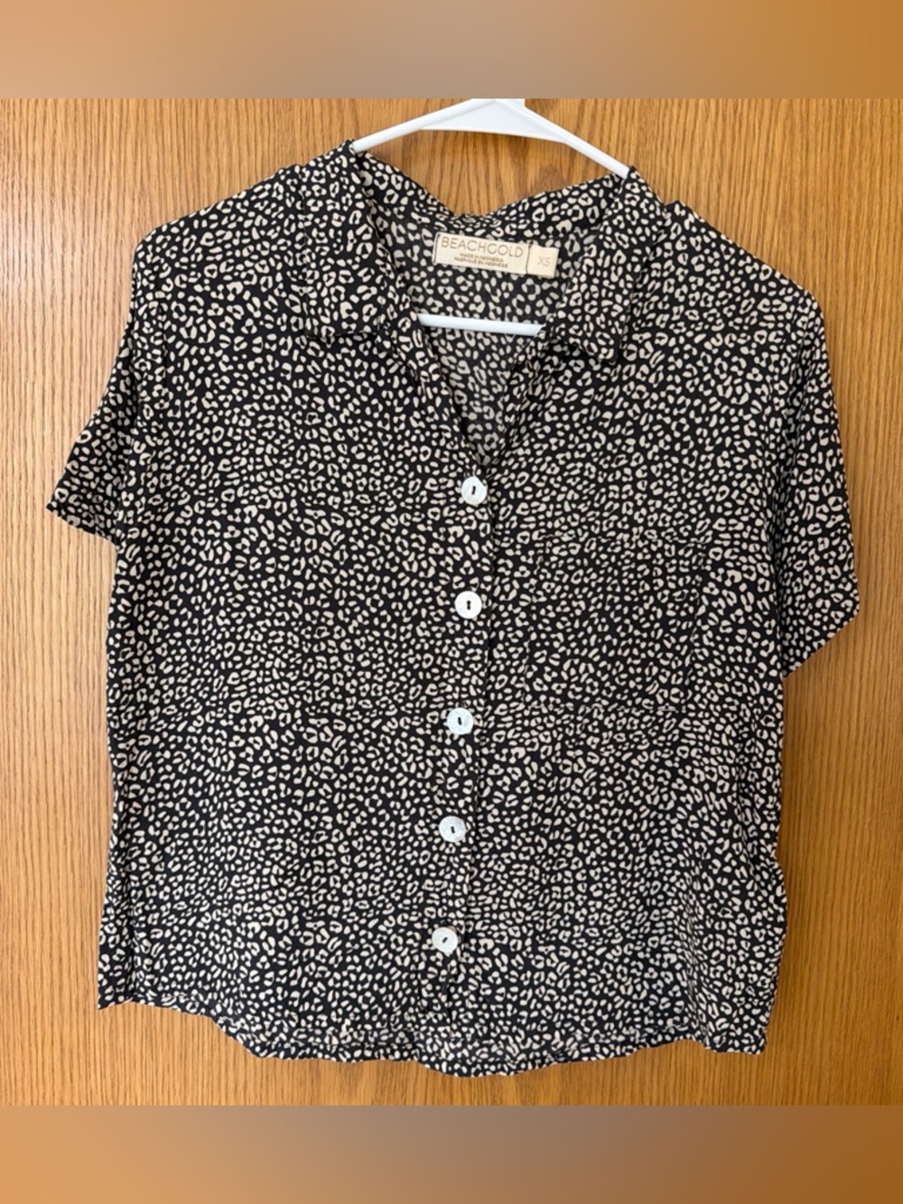 Anthropologie Beachgold Cheetah Button-down Short Sleeve Crop Shirt Women’s XS